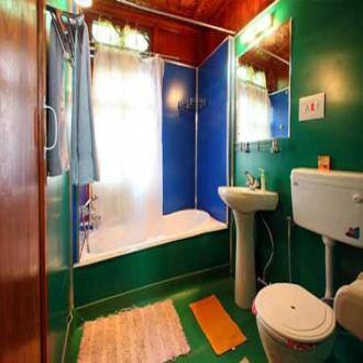 Houseboat Accommodation In Enchanting Srinagar!!, Srinagar 3